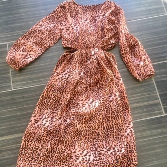 NWT! Anthropologie (RanniGill) Leopard print dress with cut outs in size xs. - Picture 10 of 15